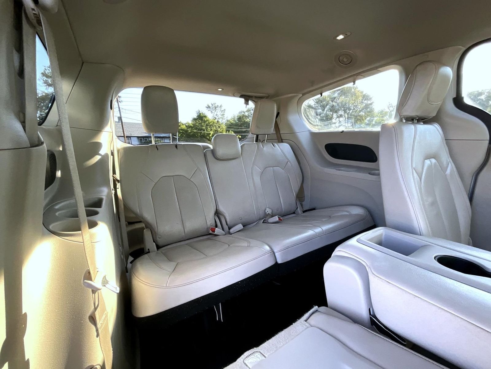 Used 2019 White Chrysler Touring L Plus image 21