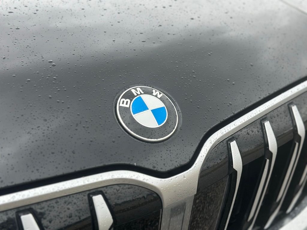 Used 2025 Black Sapphire Metallic BMW xDrive28i image 14