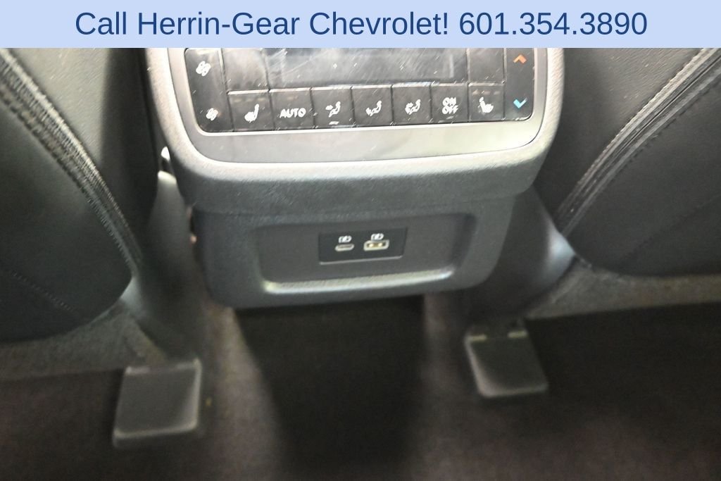 Used 2023 Red Nissan SL image 19