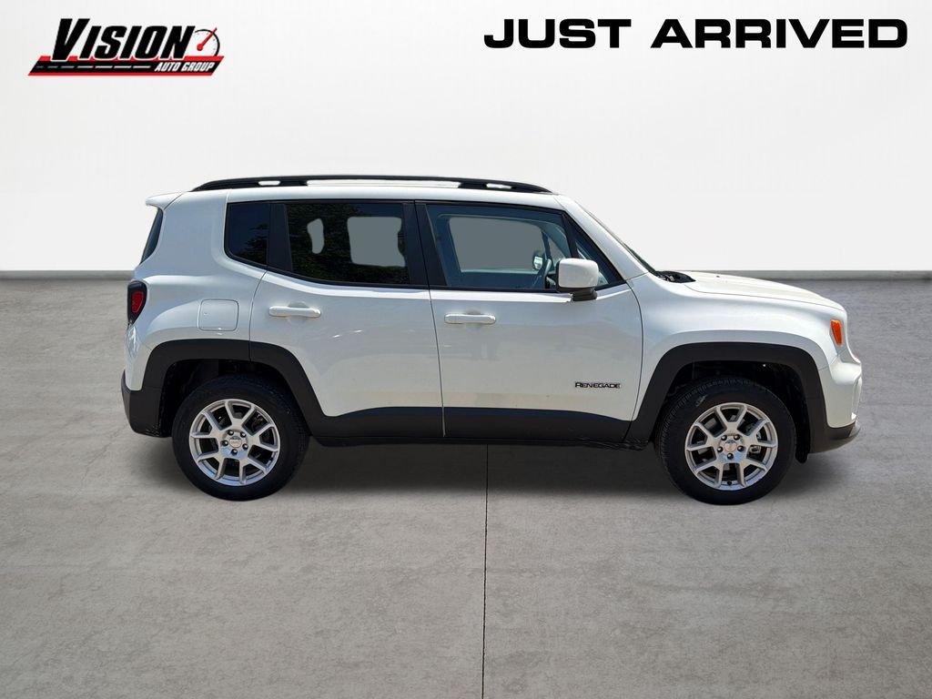 Used 2021 White Jeep Latitude image 4