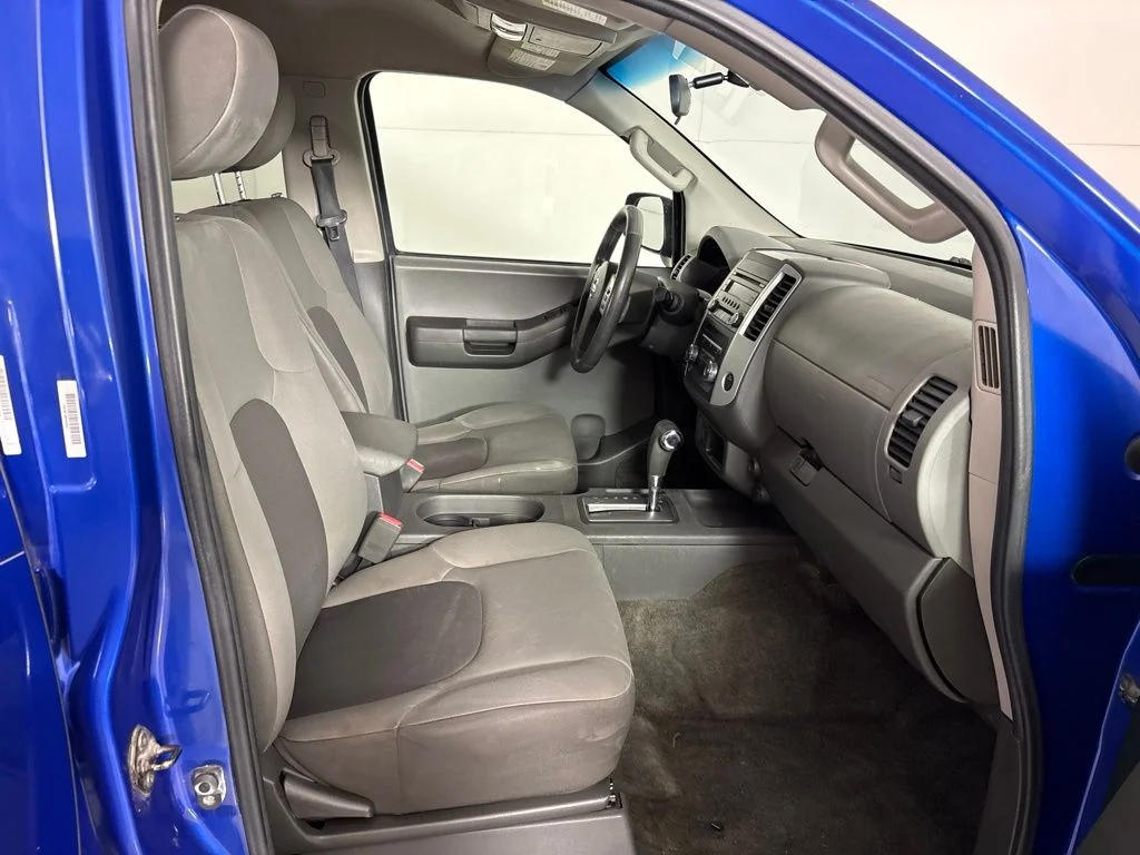 Used 2014 Blue Nissan X image 16