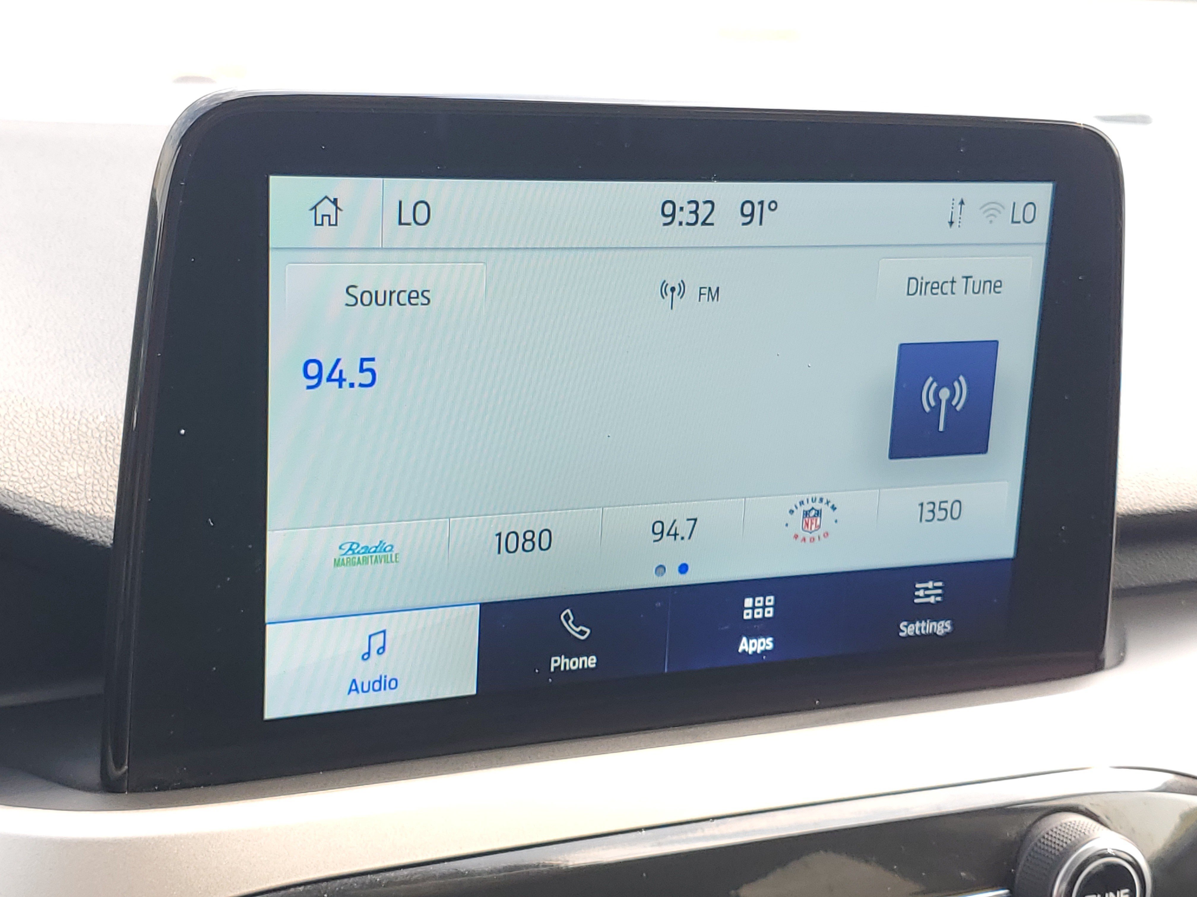Used 2022 Silver Ford SE image 25