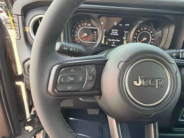 New 2026 Granite Crystal Metallic Clearcoat Jeep Sahara image 27