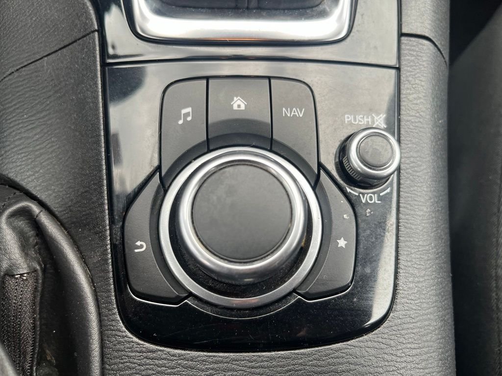 Used 2015 Red Mazda i Sport image 15