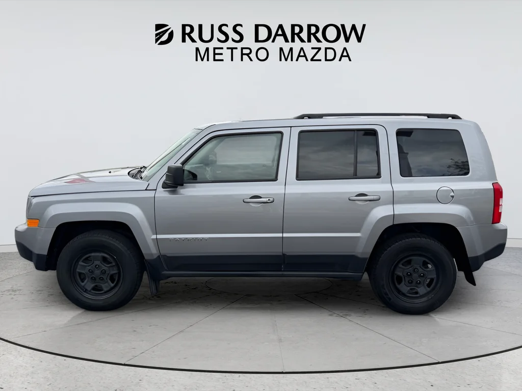 Used 2016 Silver Jeep Sport image 2