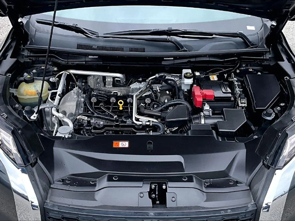 Used 2024 Gray Mitsubishi SE image 11