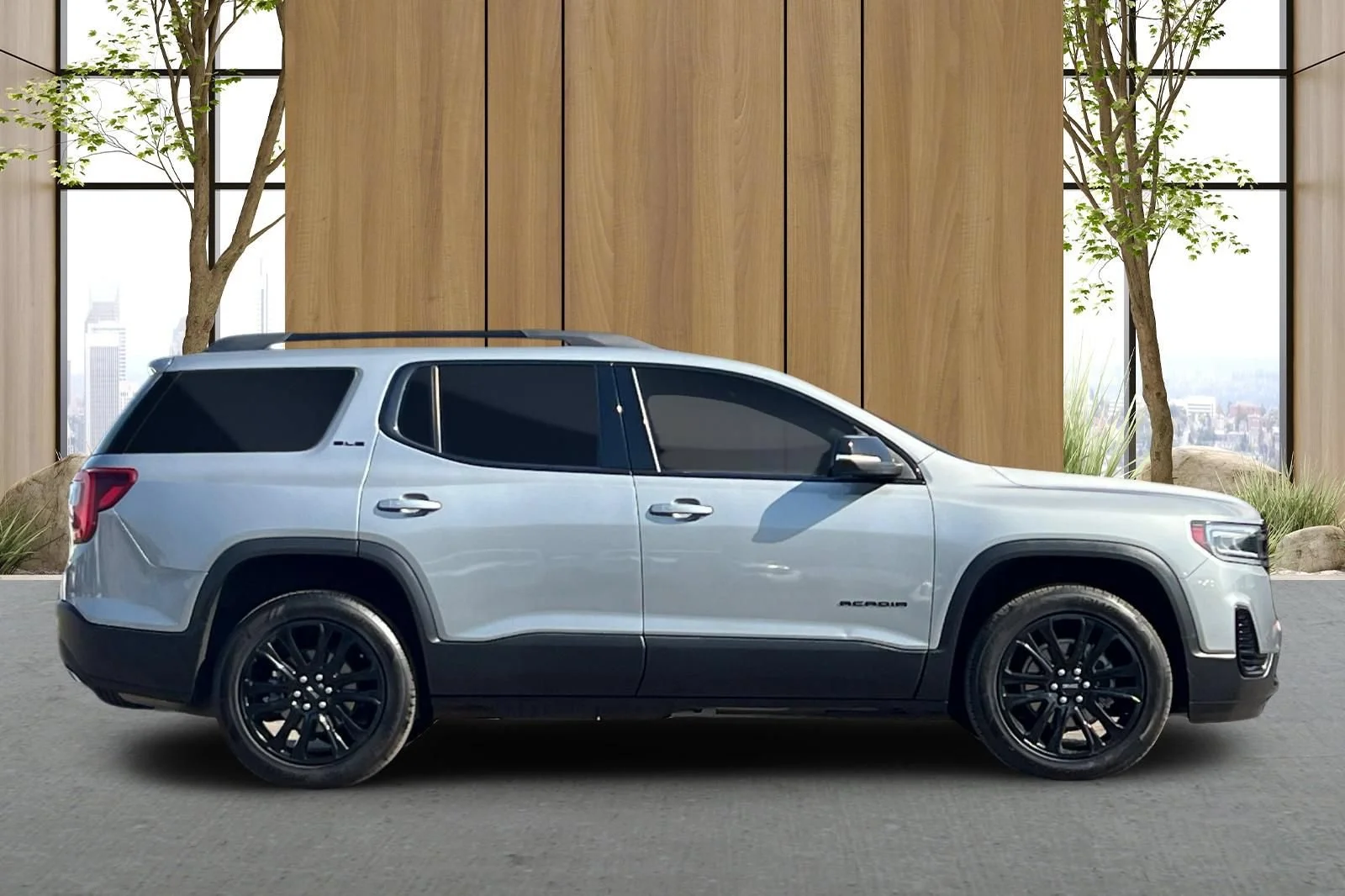 Used 2023 Sterling Metallic GMC SLE image 3