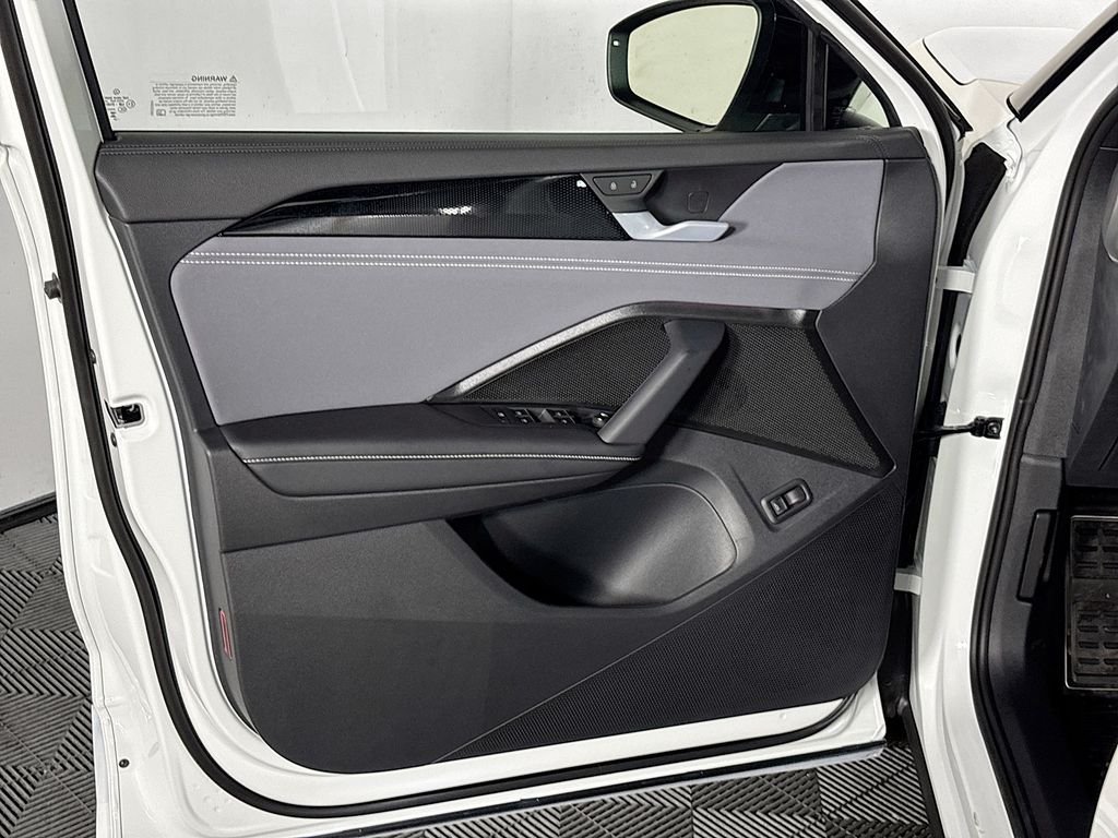 New 2026 Opal White w/Deep Black Roof Volkswagen 2.0T SE R-Line Black image 10