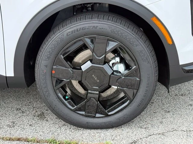 New 2027 Glacial White Pearl / Black Ro Kia X-Line image 10