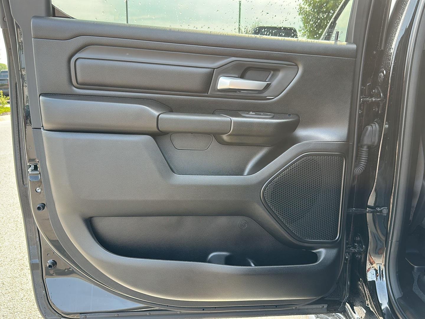 2026 RAM 1500 Express - Photo 25