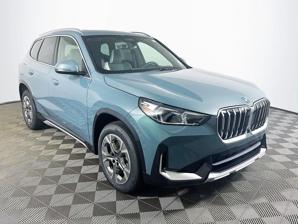 Used 2026 Green Metallic BMW xDrive28i image 3