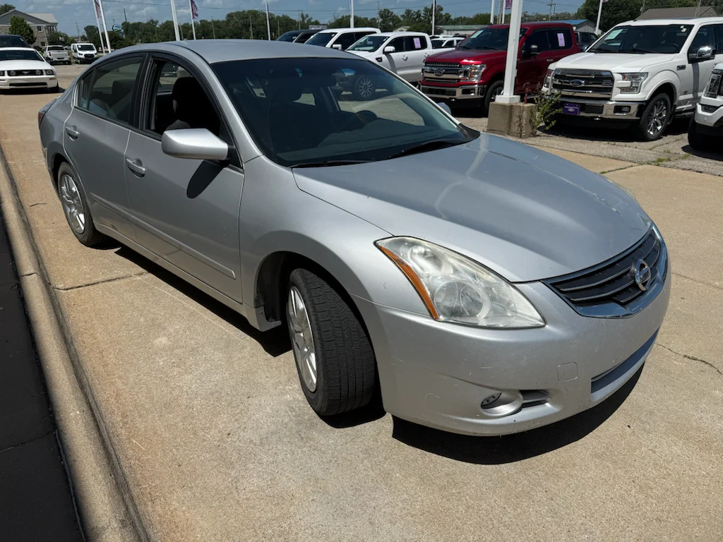 Used 2011  Nissan 2.5 S image 8