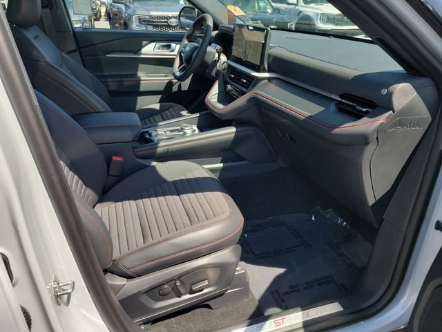 New 2026 Space White Metallic Ford ST-Line image 16