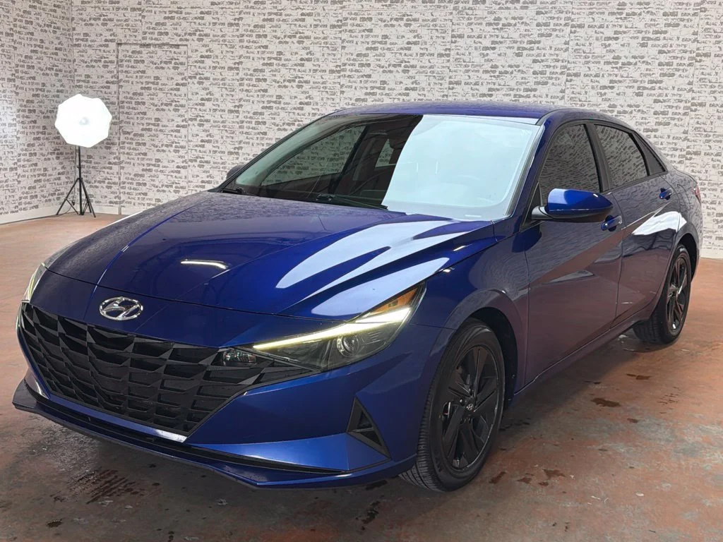 Used 2023 Intense Blue Hyundai SEL image 3
