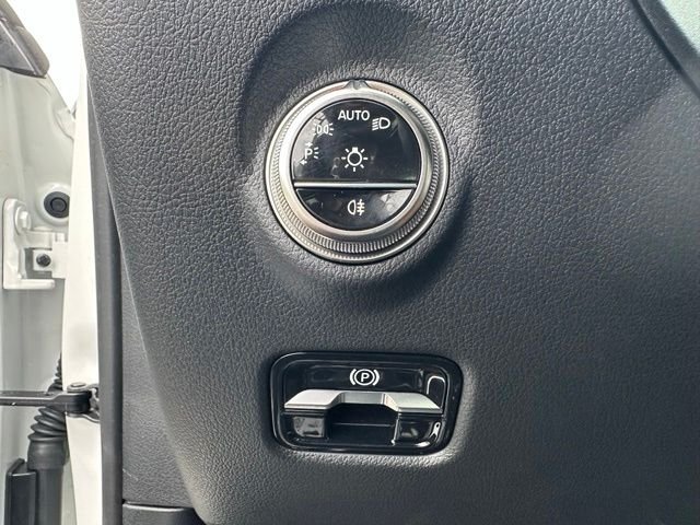 Used 2026 White Mercedes-Benz C 300 image 12