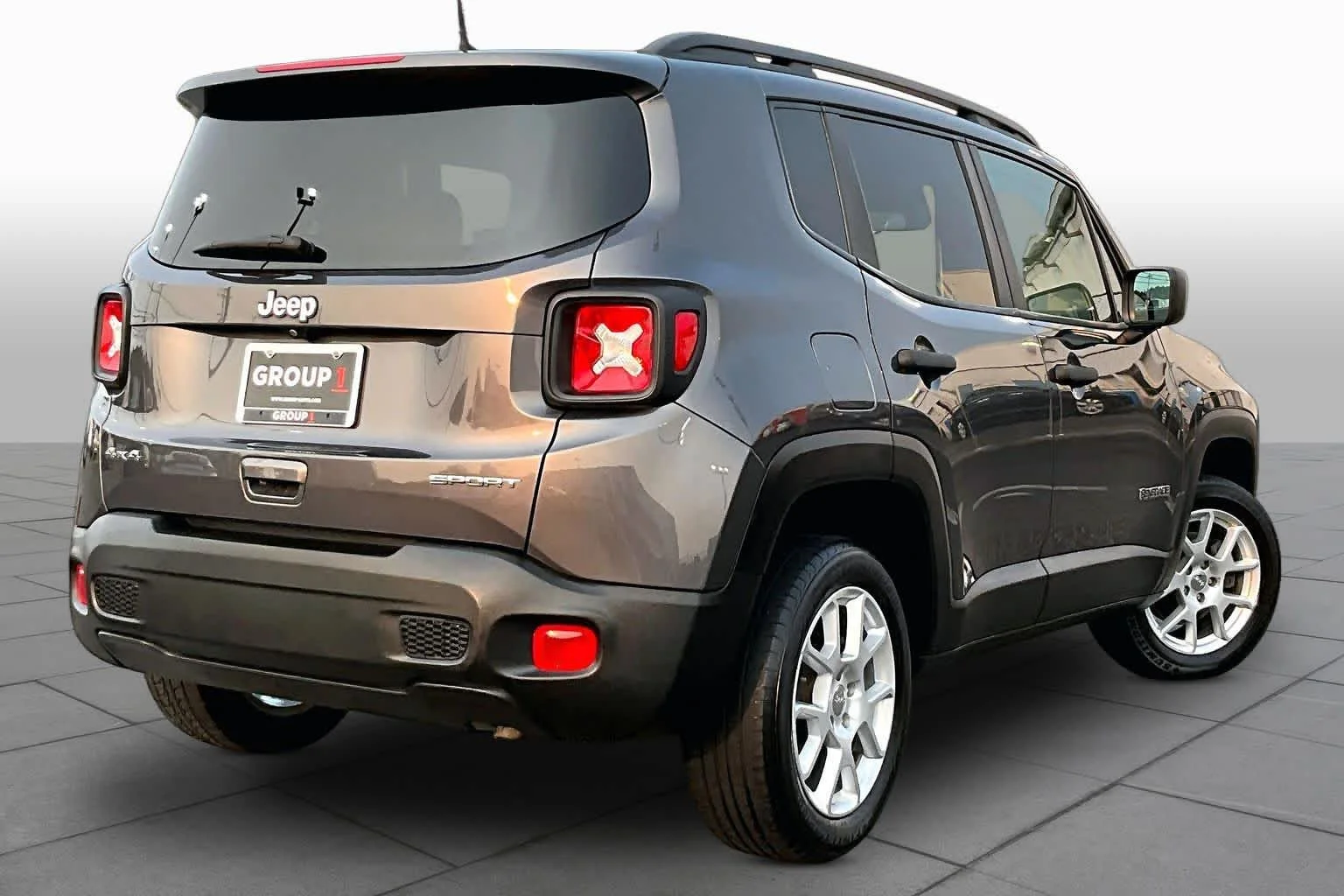 Used 2020 Granite Crystal Metallic Clearcoat Jeep Sport image 13