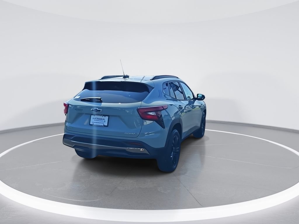 Used 2025 Green Chevrolet ACTIV image 8