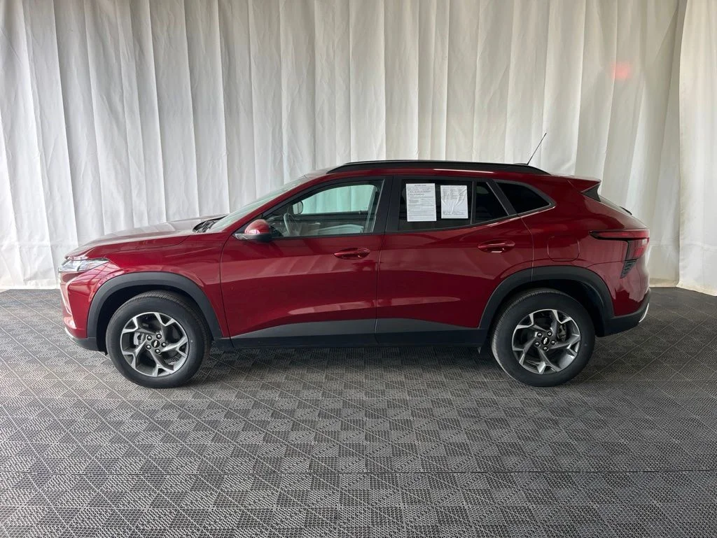 Used 2024 Red Chevrolet LT image 25
