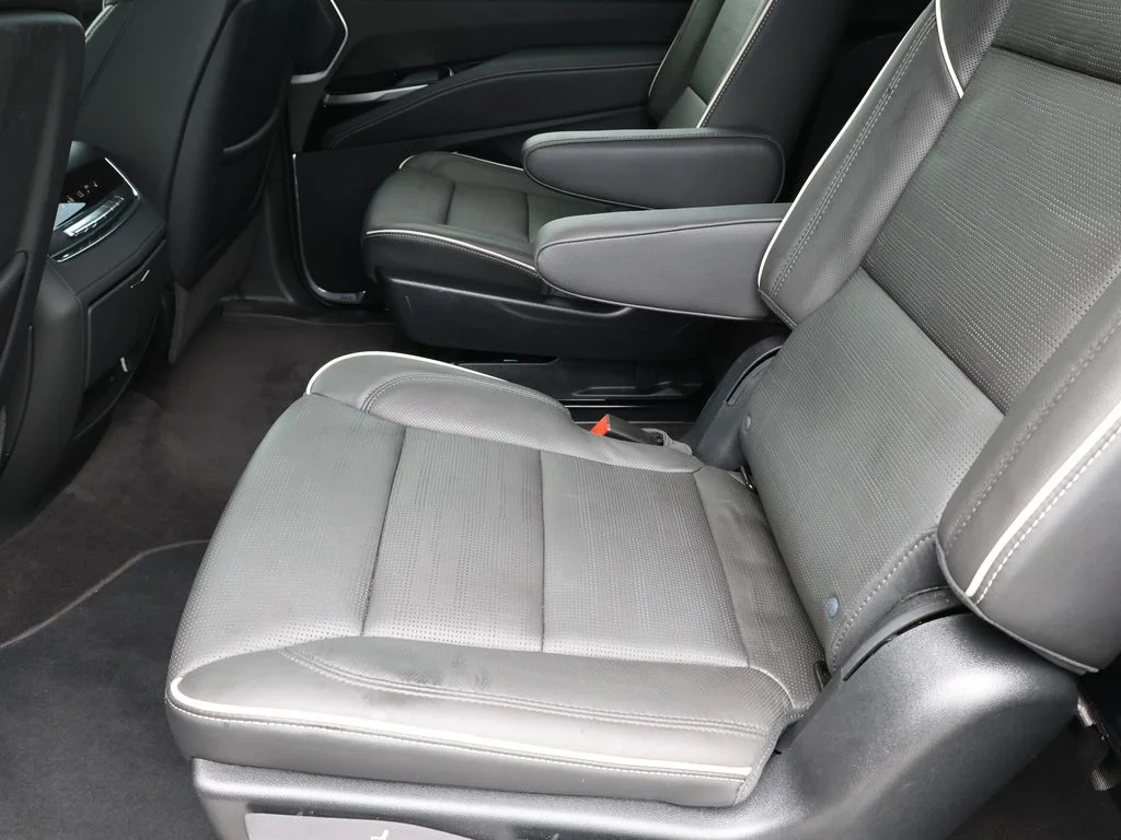 Used 2025 White Cadillac Premium image 23