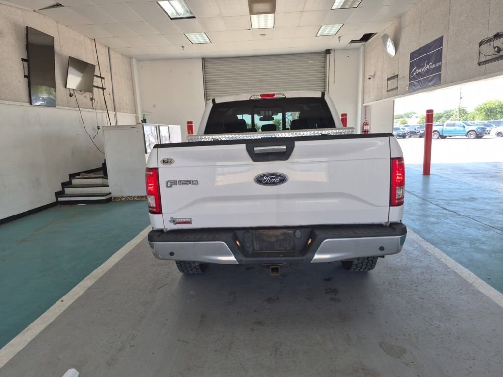 Used 2016 White Ford XLT image 2