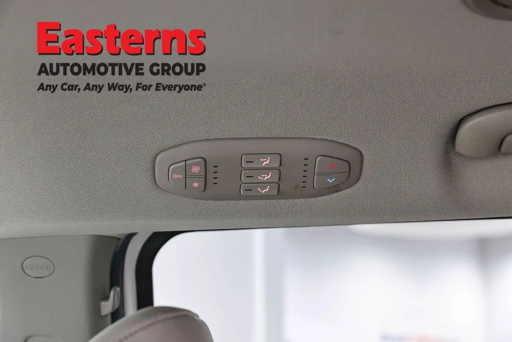 Used 2020 White Kia LX image 21