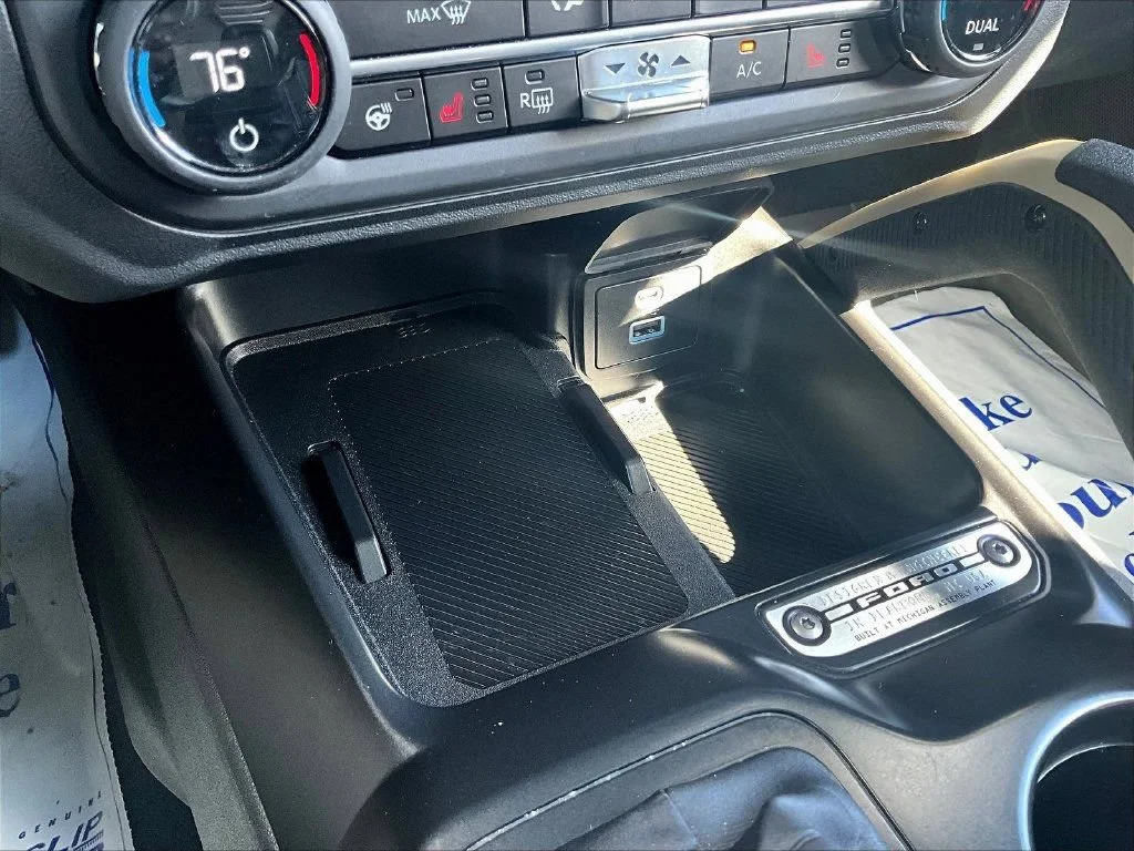 Used 2025 Gray Ford Badlands image 18