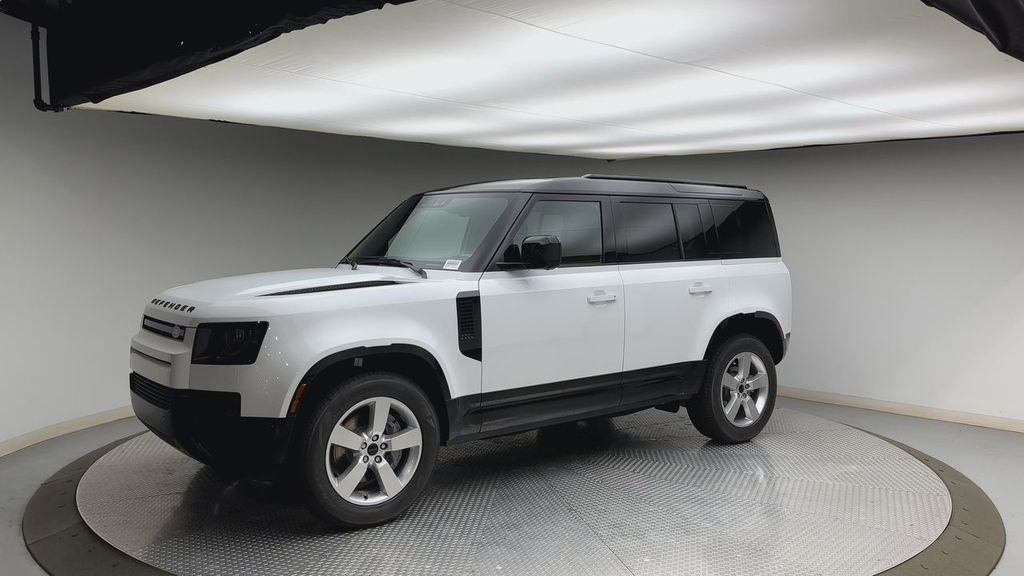 New 2026 Fuji White Land Rover X-Dynamic SE image 6
