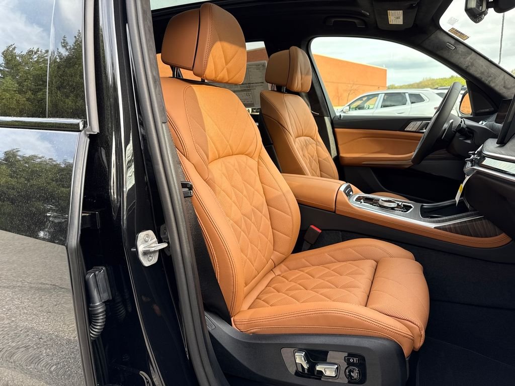 New 2026 Black BMW xDrive40i image 30