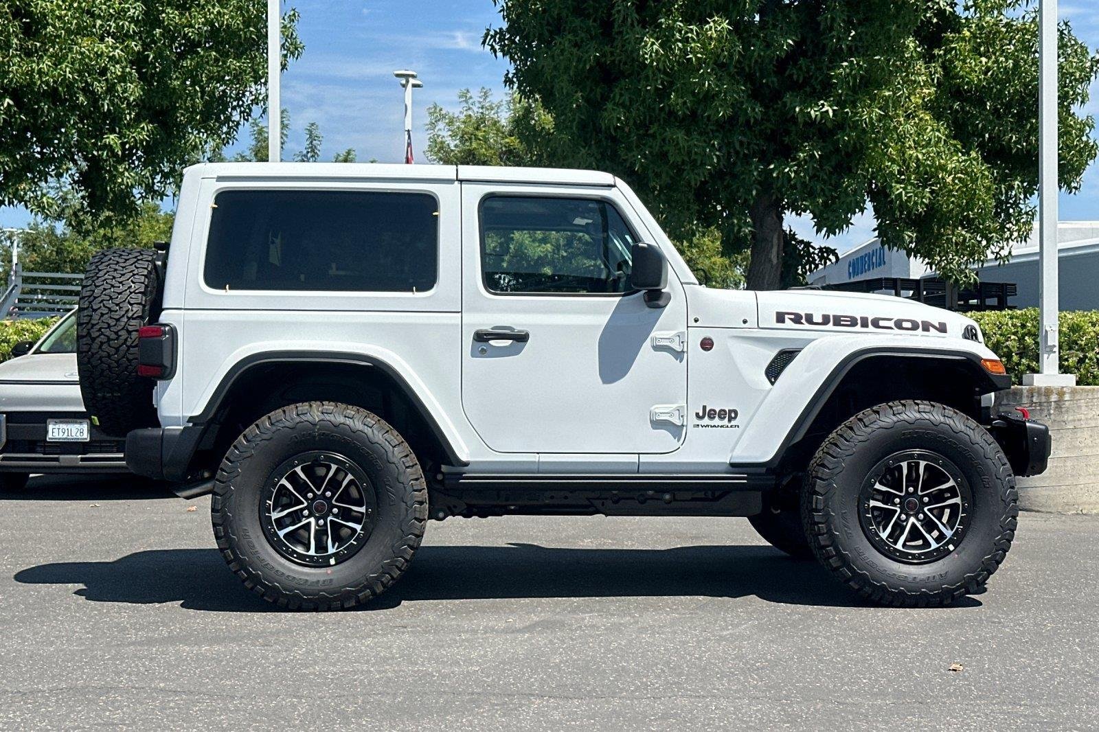 New 2026 Bright White Clearcoat Jeep Rubicon X image 3