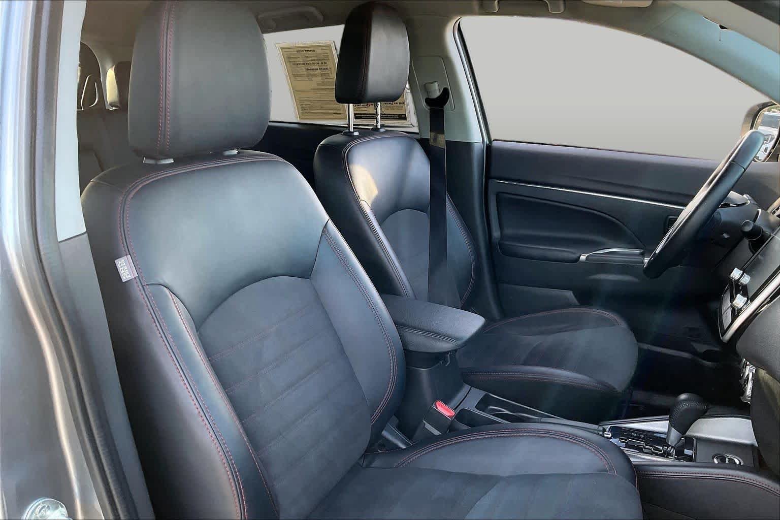 Used 2024 Mercury Gray Metallic Mitsubishi SE image 9