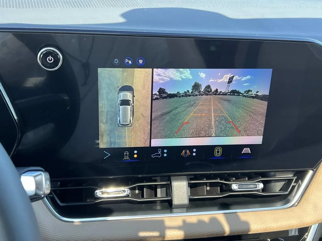 New 2027 Polar White Tricoat Chevrolet ACTIV image 15