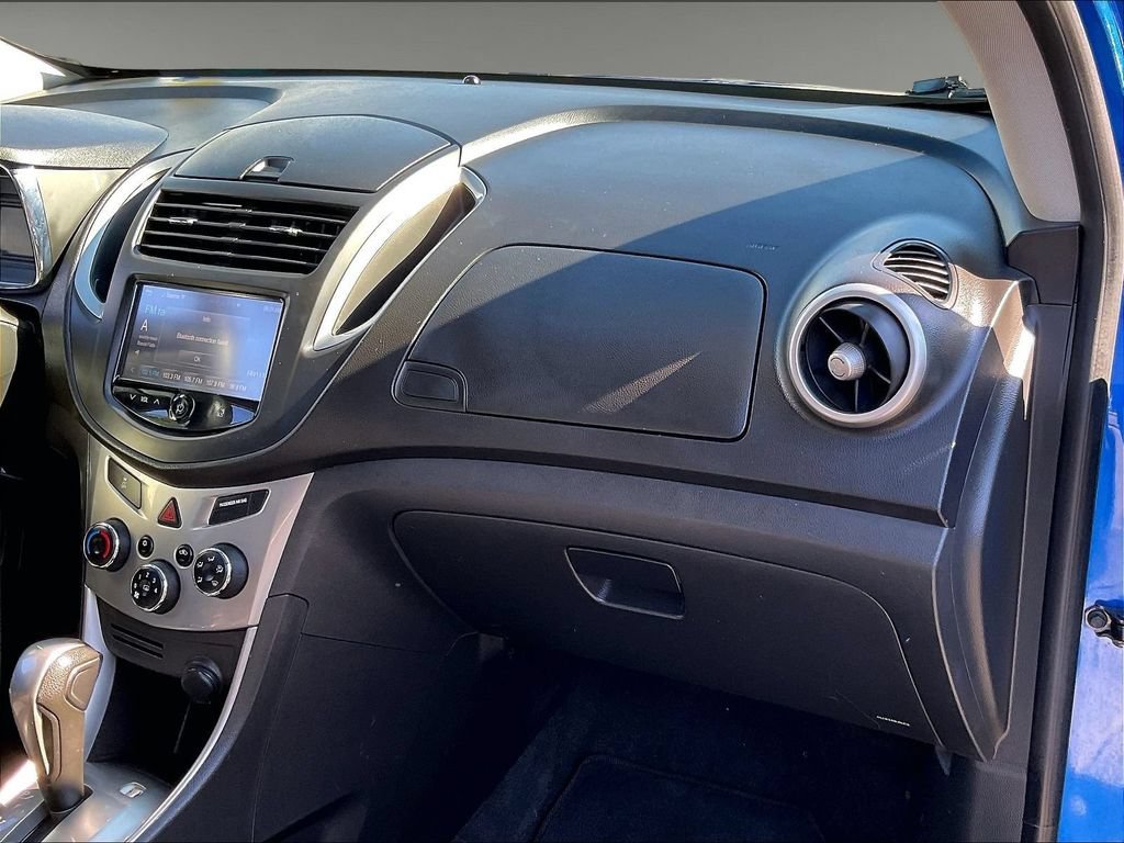 Used 2015 BRILLIANT BLUE METALLIC Chevrolet LT image 13