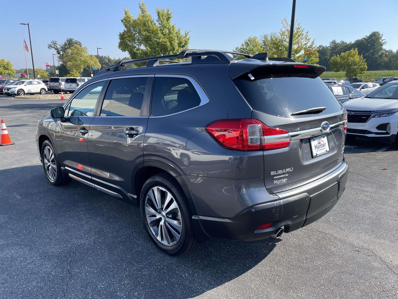 Used 2022 Magnetite Gray Metallic Subaru Limited image 4