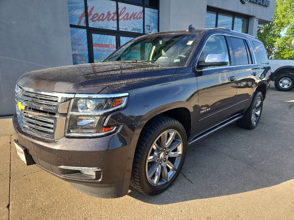 Used 2018 Chevrolet Tahoe Premier with VIN 1GNSKCKC8JR121794 for sale in Kansas City