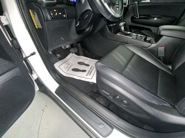 Used 2022 White Kia EX image 12