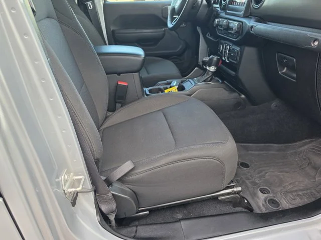 Used 2023 Silver Jeep Sport S image 19