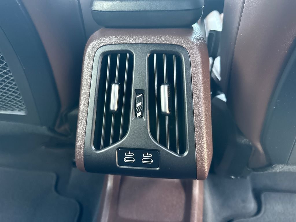 Used 2023 Gray BMW xDrive28i image 17
