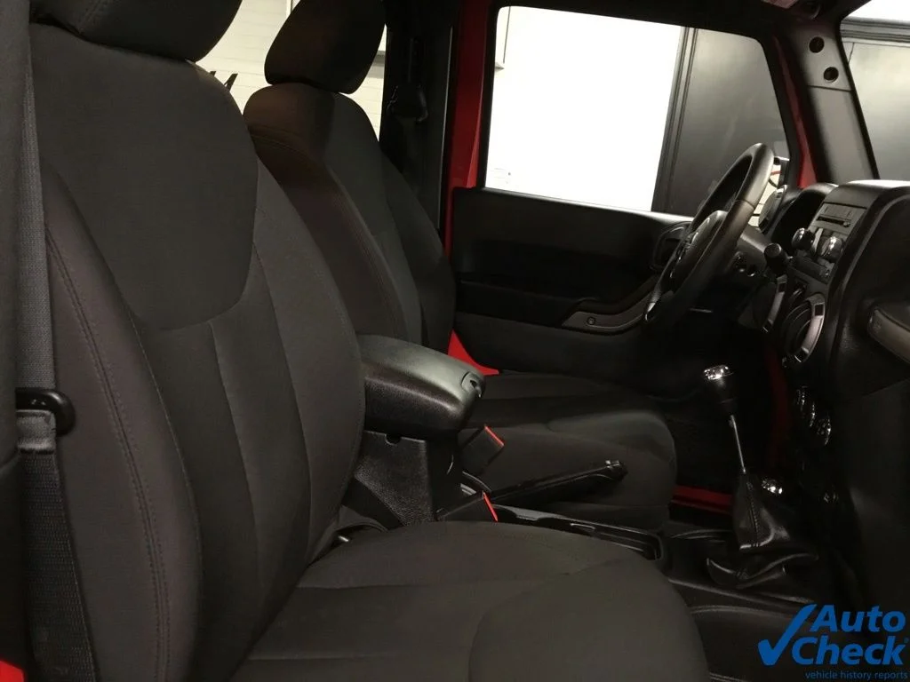 Used 2015 Red Jeep Sport image 27