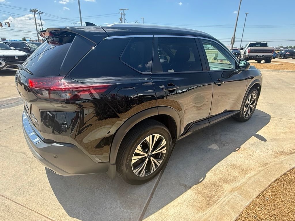 Used 2022 Super Black Nissan SV image 5