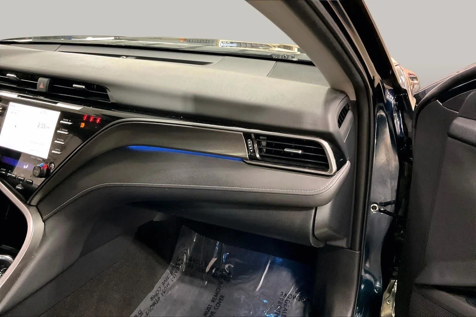 Used 2020 Galactic Aqua Mica Toyota XSE image 18