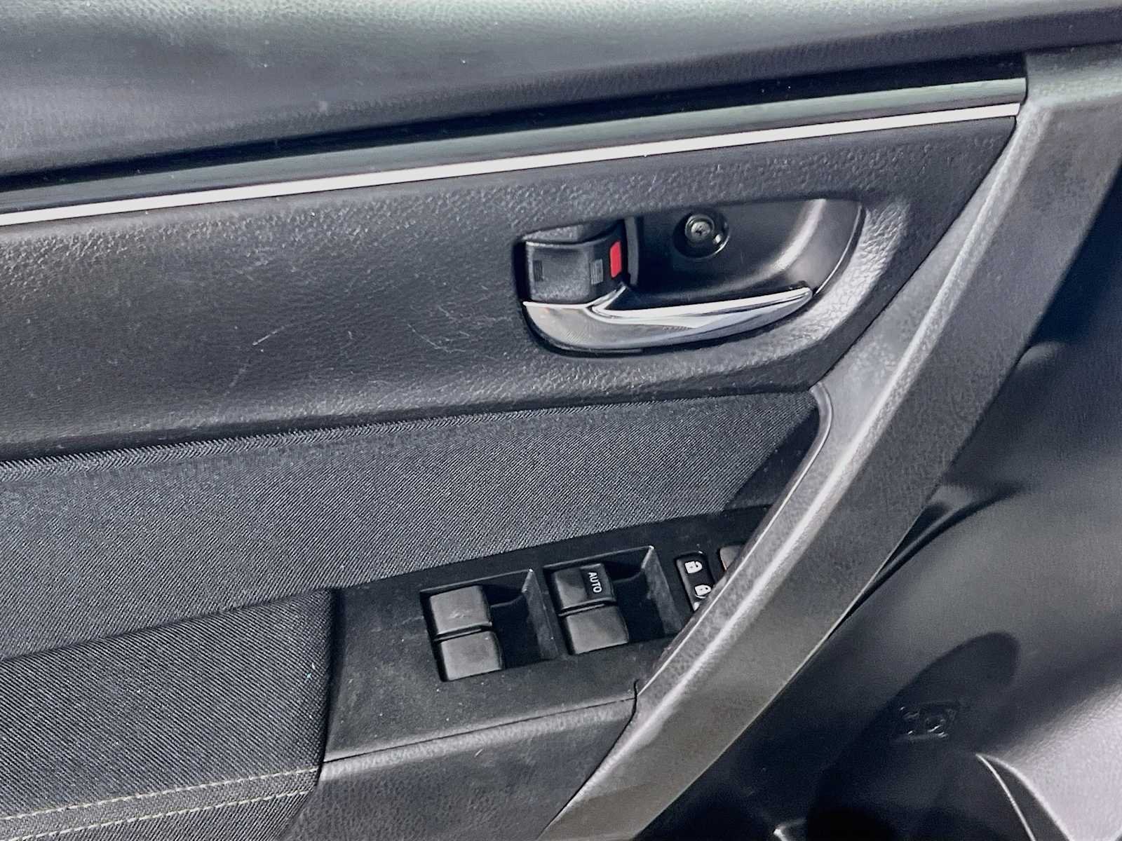 Used 2018 Super White Toyota LE image 18