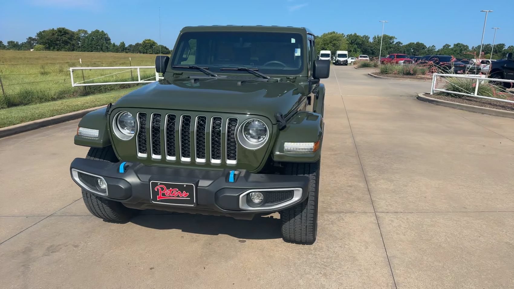 Used 2023 Sarge Green Clearcoat Jeep Sahara image 4