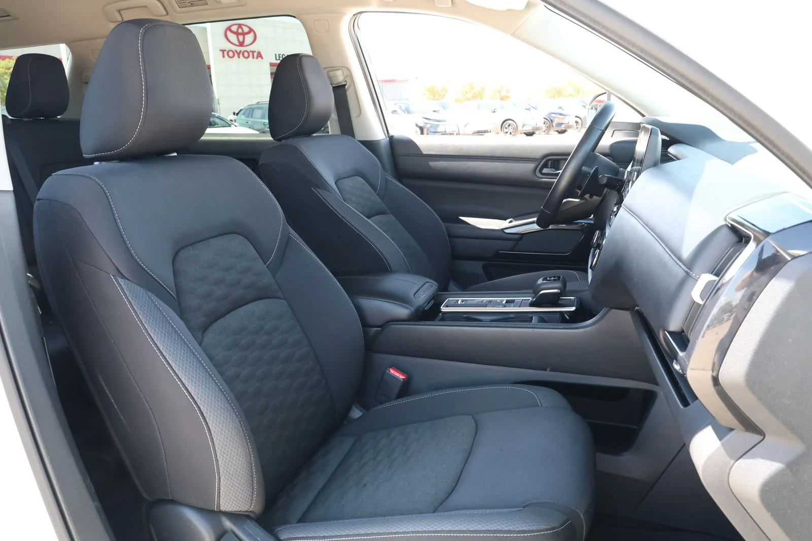 Used 2024 White Nissan SV image 29