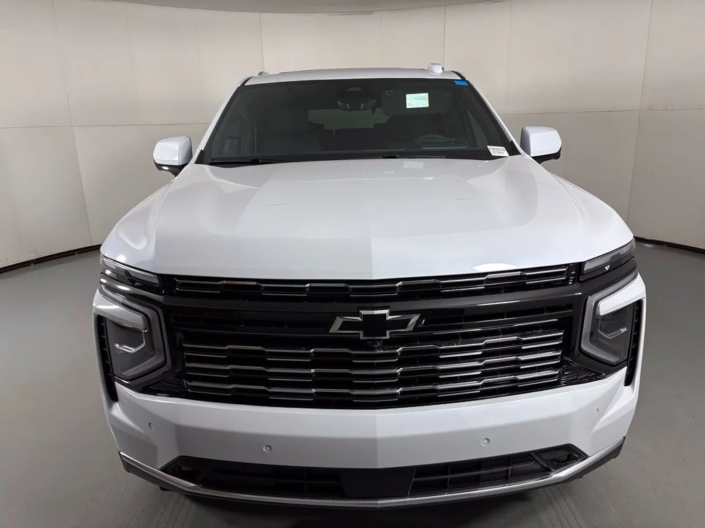 New 2026 Polar White Tricoat Chevrolet High Country image 4