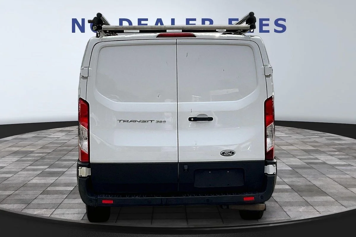 Used 2021  Ford  image 5