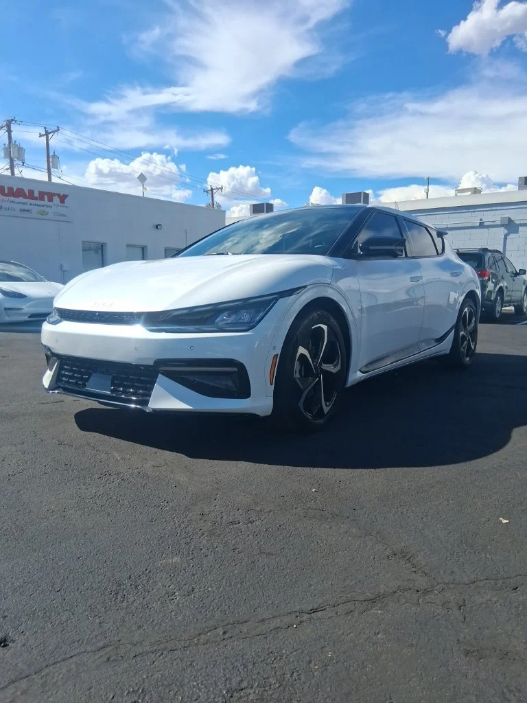 Used 2023 White Kia GT-Line image 3
