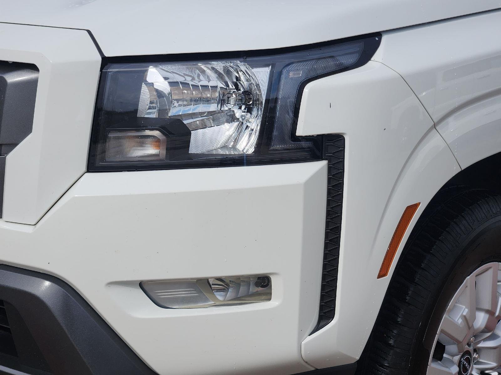 2024 Nissan Frontier photo 8 of 33