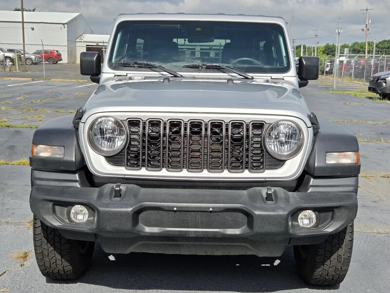 Used 2024 Silver Zynith Clearcoat JEEP SPORT S image 8
