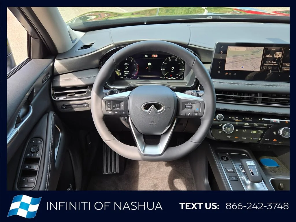 New 2027 DEEP EMERALD INFINITI Luxe AWD image 10