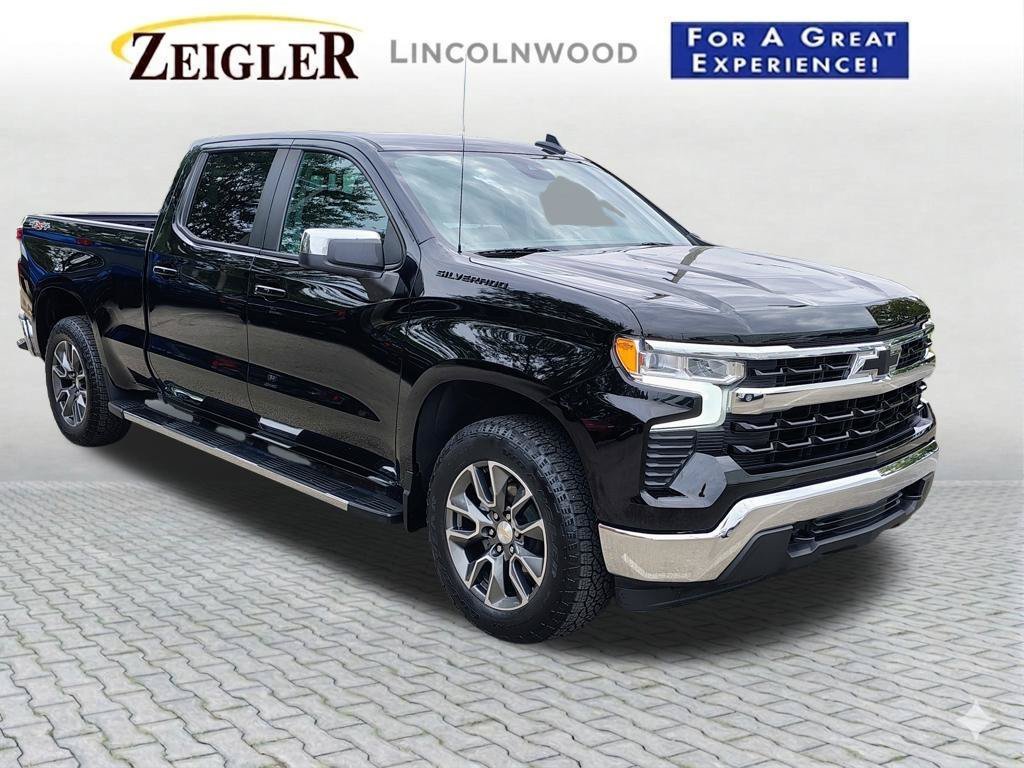 2023 Chevrolet Silverado 1500 LT - Photo 3